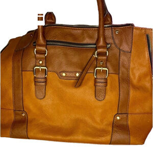 Sole Society Tote Bag, SZ 15.5”x13”x4.5”, Full Zip top, zip sides for expansion,